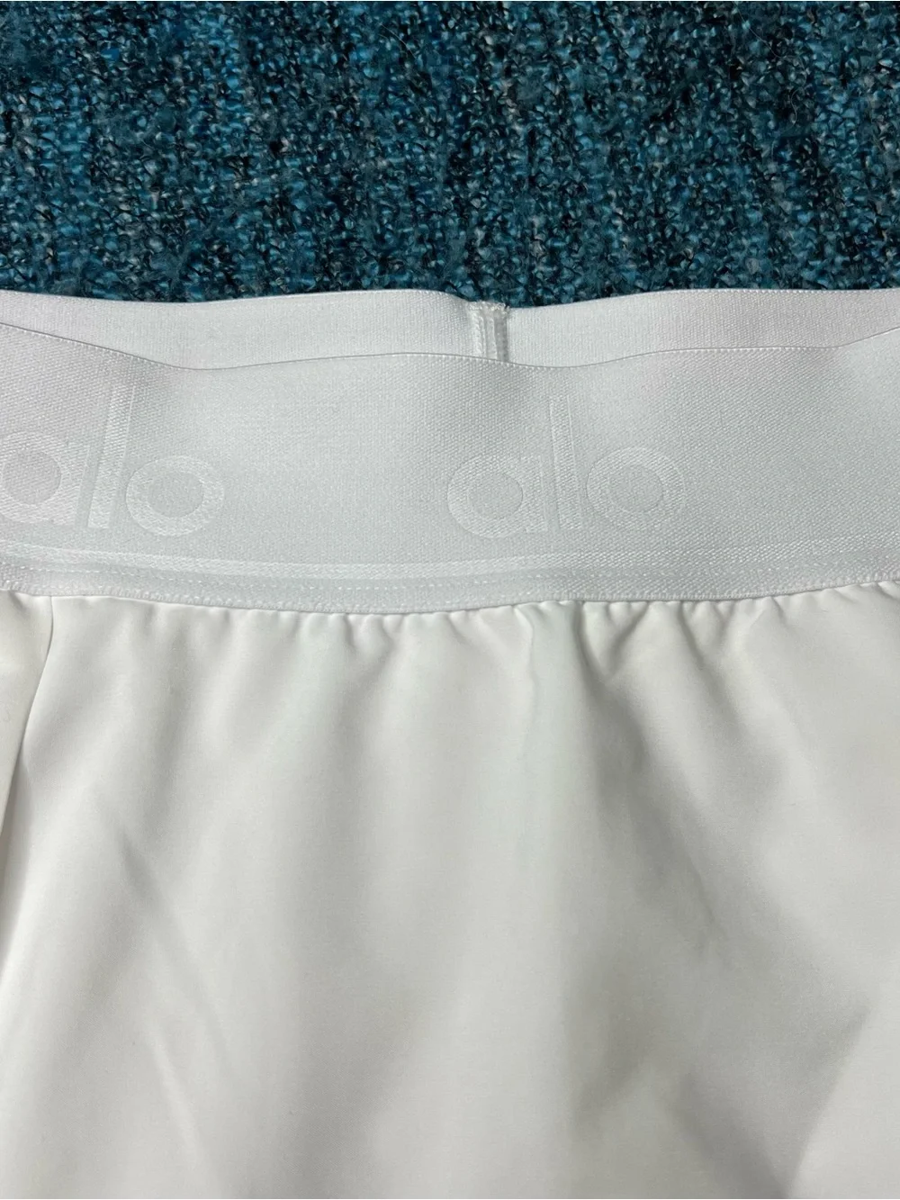 Alo Yoga Aces Tennis Skirt in White Women's XS/Small Pickleball Pleated Skort